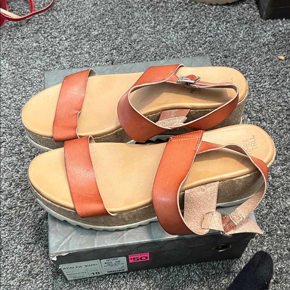 Time and Tru Women's Brown Platform Sandals